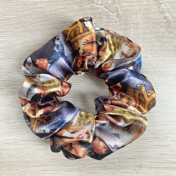 Yellowstone silk scrunchies - Picture 4 of 4